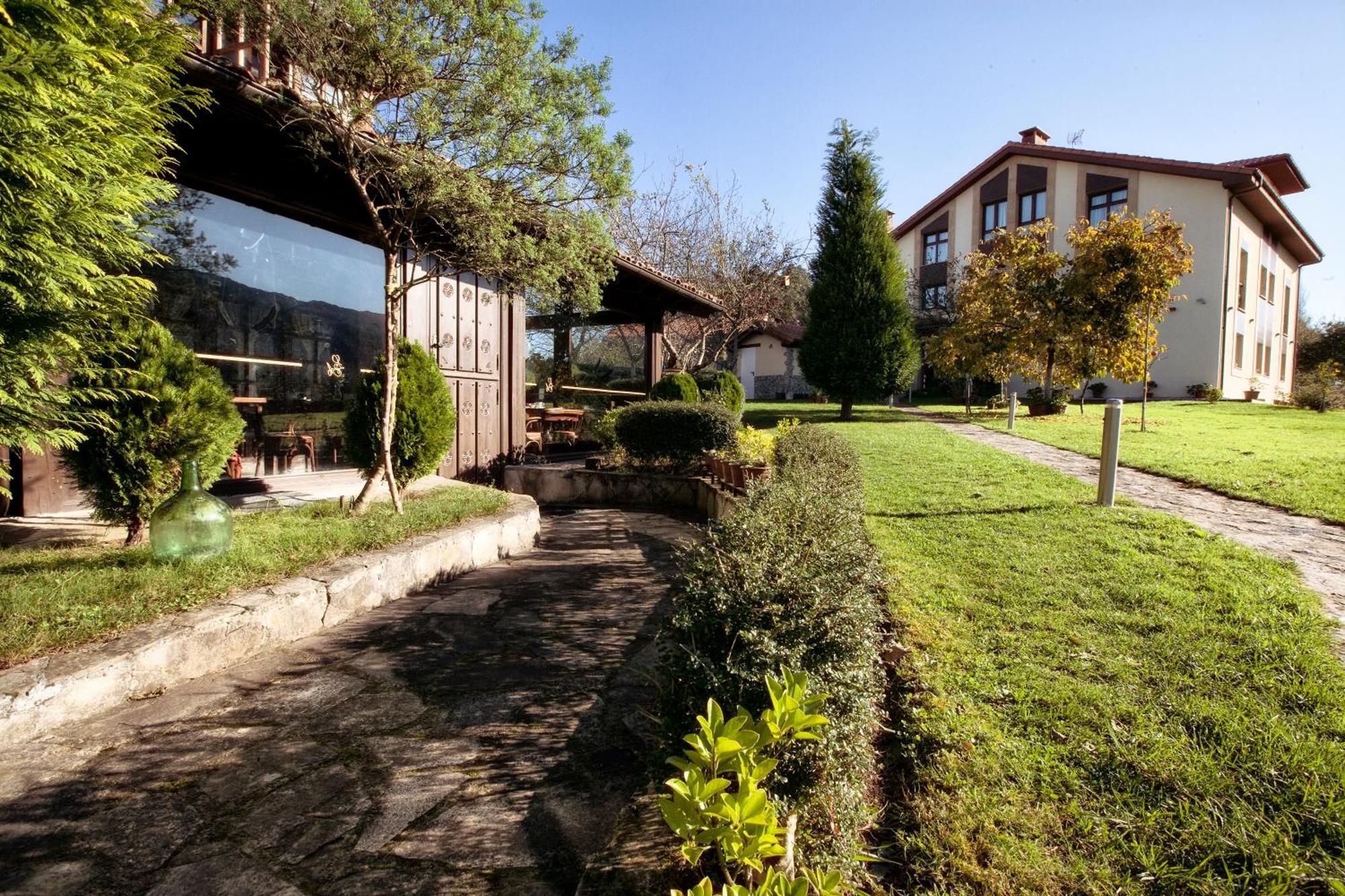 Apartamentos Rurales L'Arquera 라네스 외부 사진