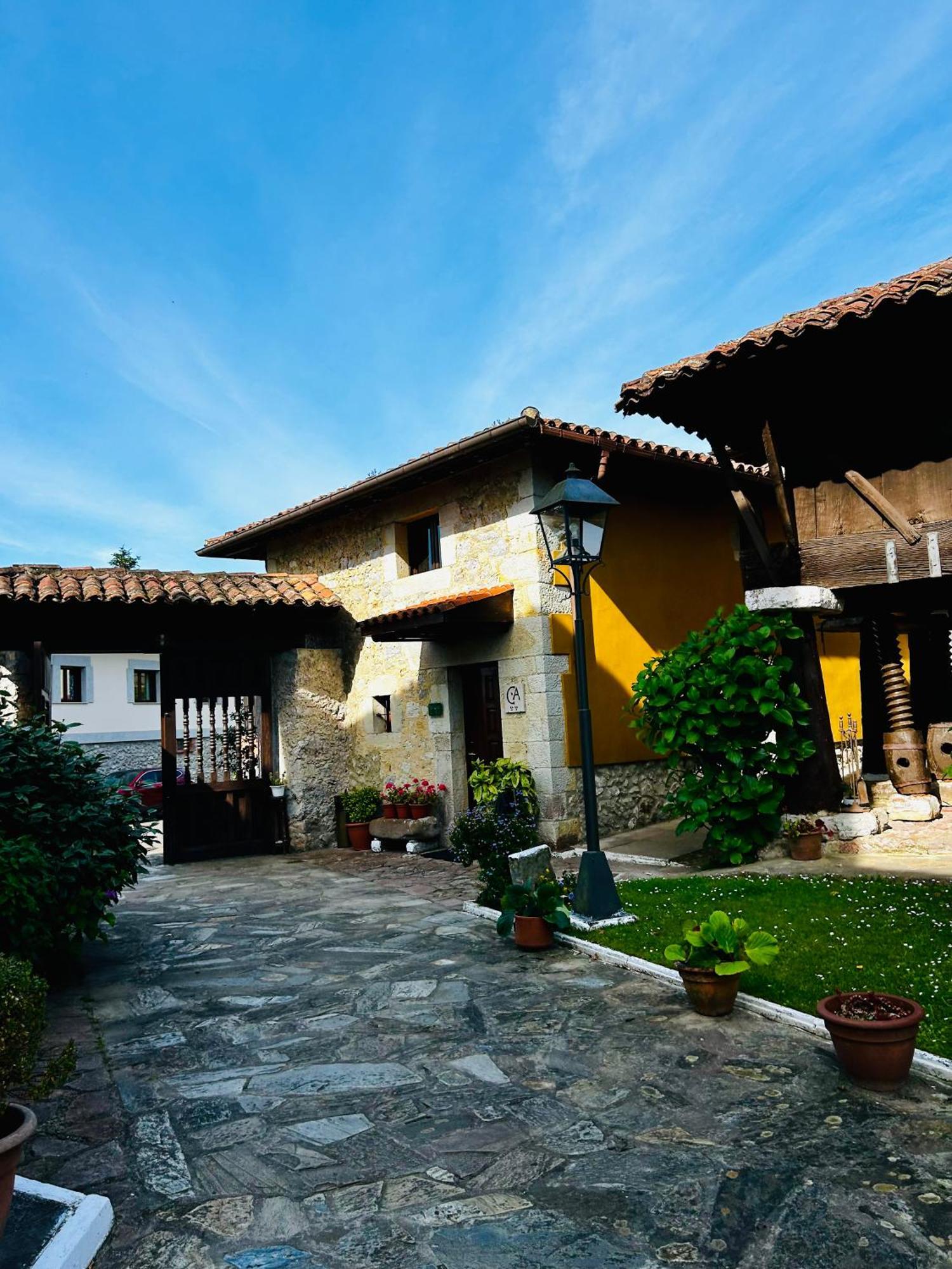Apartamentos Rurales L'Arquera 라네스 외부 사진